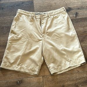 Izod khaki‎ shorts 34